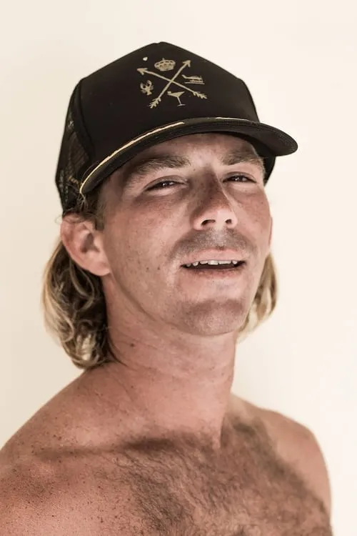 Aaron Hadlow ha trabajado con Kellen Hall en 1 ocasiones