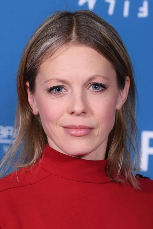 Kelly Adams interpretando a No. 1: Wendy