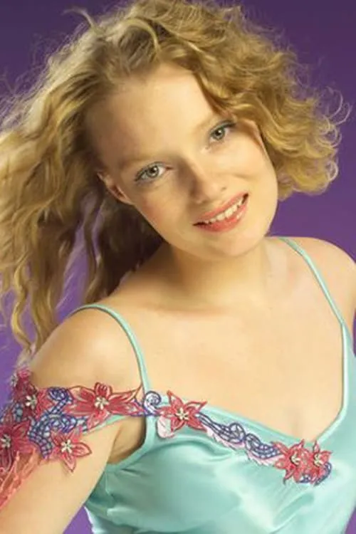 Kelly Harrison interpretando a Personal Trainer