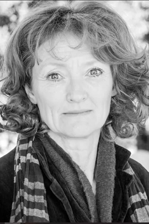 Kelly Hunter interpretando a DI Chapman