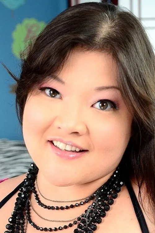 Kelly Shibari interpretando a Roseanne