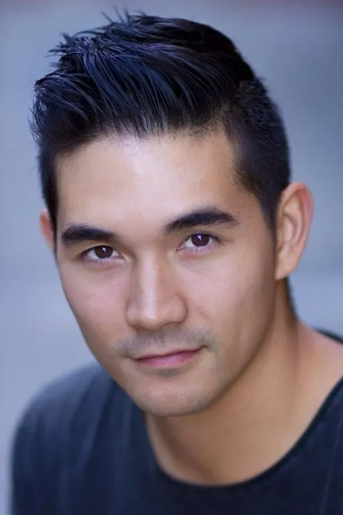 Ken Kirby interpretando a Craig