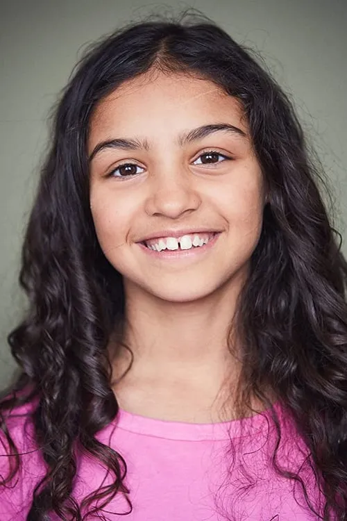 Kendra Mei interpretando a Maya