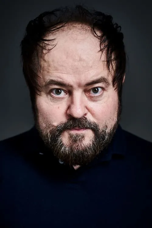 Kenneth Collard interpretando a Hector