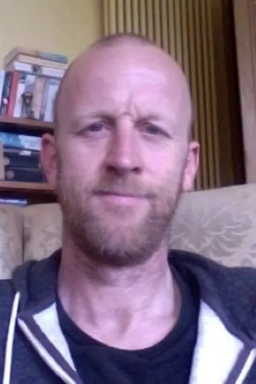 Kenneth Harvey — personaje: Peter McColl