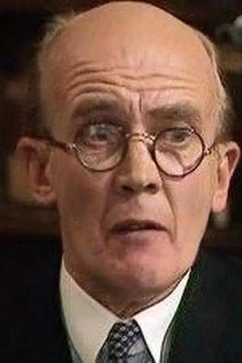 David Bird ha trabajado con Kenneth Waller en 1 ocasiones