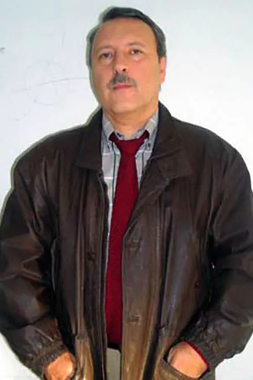 Kepa Cueto interpretando a Policía