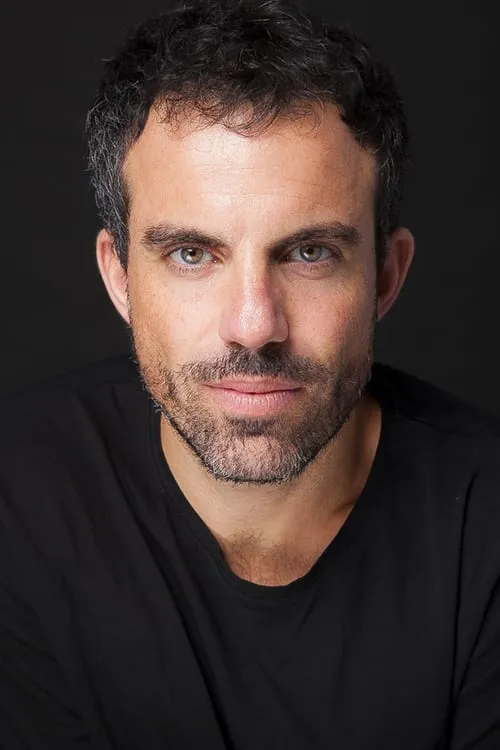 Kepa Errasti interpretando a Belasko