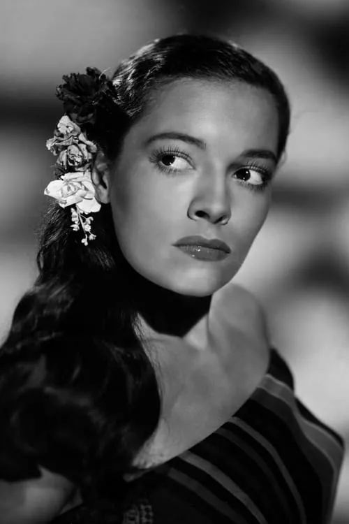 Kerima interpretando a Carola