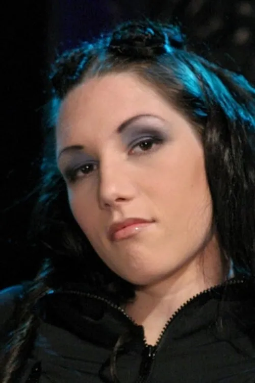 Kerri Kravin interpretando a