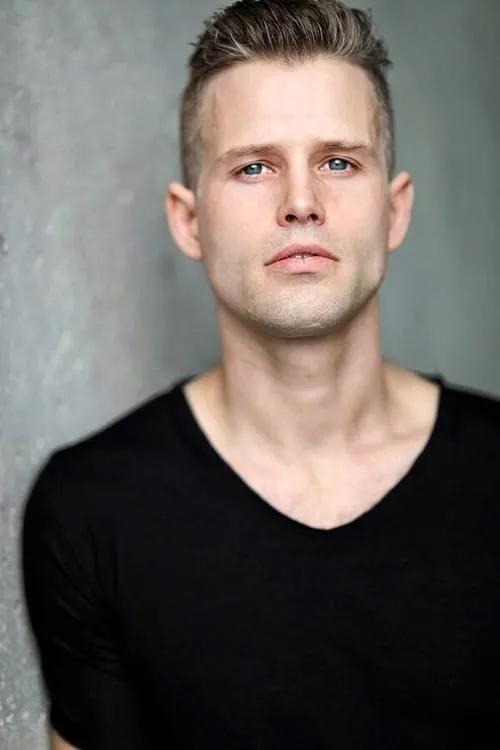 Keegan MacIntosh ha trabajado con Kerry James en 1 ocasiones