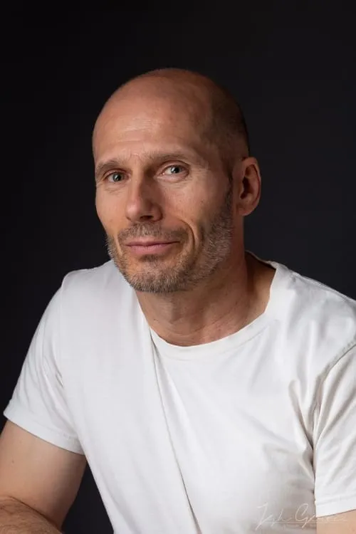 Mikaela Cochrane ha trabajado con Kevin Doree en 1 ocasiones