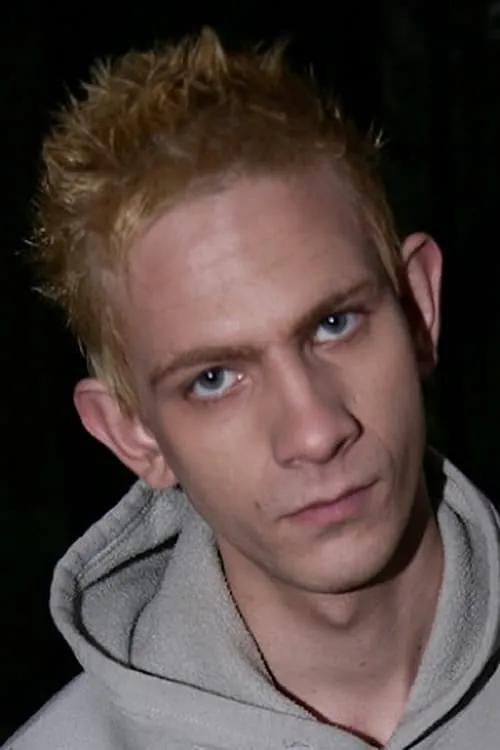 Kevin Gould interpretando a 