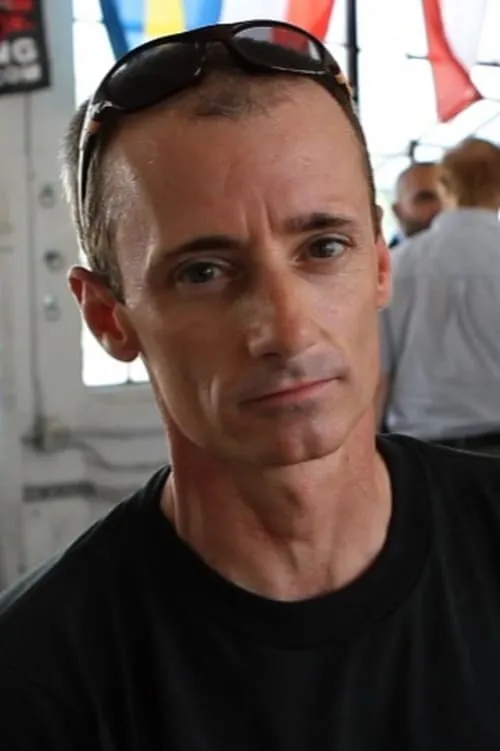 Lachlan Watson ha trabajado con Kevin Mangold en 1 ocasiones