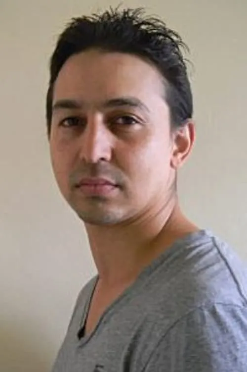 Christopher Stein ha trabajado con Khalil Kathrada en 1 ocasiones