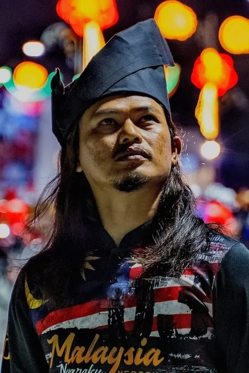 Khoharullah Majid interpretando a Ali