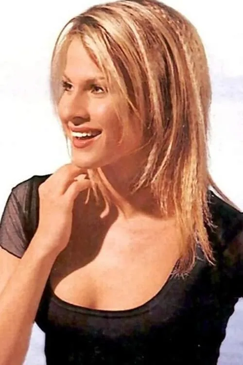 Kimberly Greene interpretando a Kim