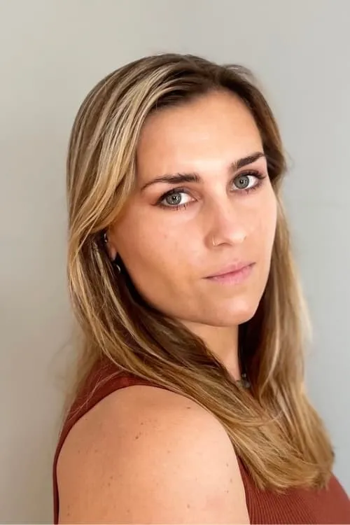 Joey Webb ha trabajado con Kingsley Avery en 1 ocasiones