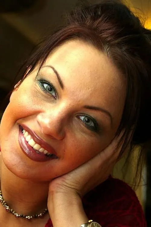 Kira Eggers — personaje: Self