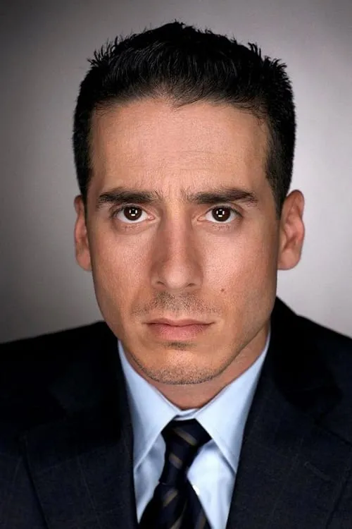 Kirk Acevedo interpretando a Tommy