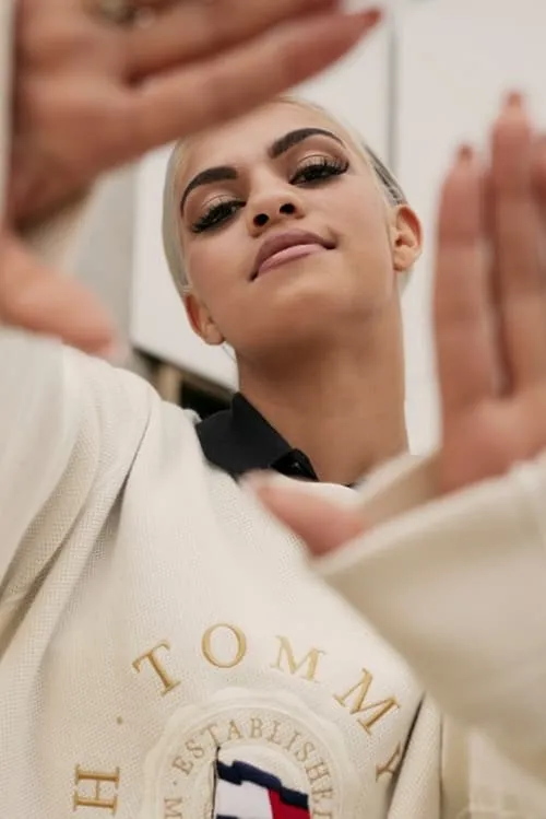 Elvis Lopeti ha trabajado con Kirsten Dodgen en 1 ocasiones