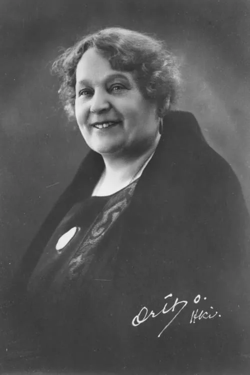 Kirsti Suonio interpretando a Gustava Lähde