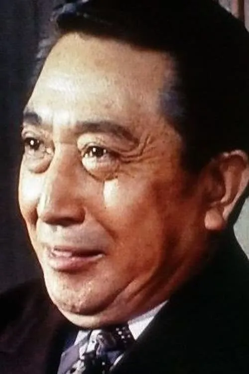 Kōji Kawamura interpretando a 
