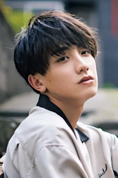 Konishi Eito interpretando a 