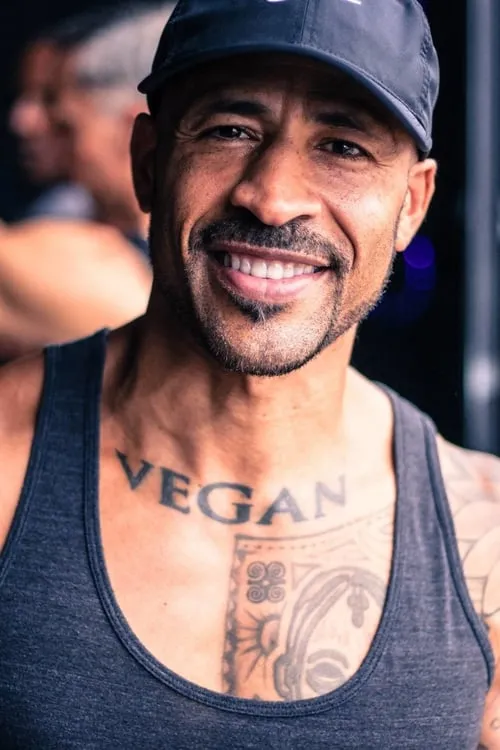 Korin Sutton — personaje: Himself