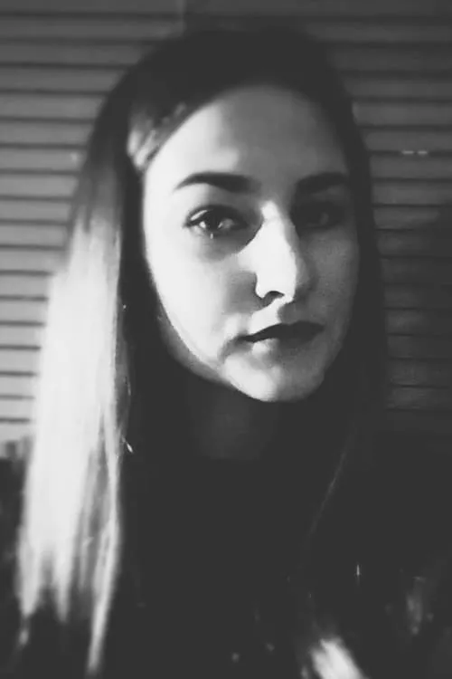 Adam Cullen ha trabajado con Krete Tarkmees en 1 ocasiones