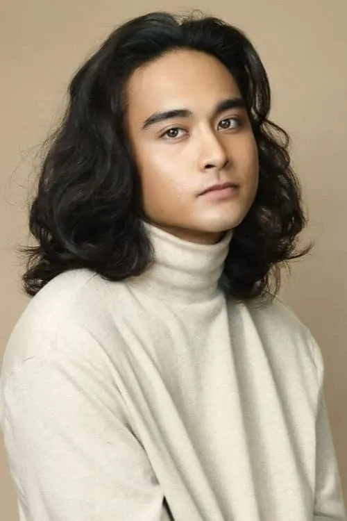 Kristian Ventura interpretando a Aaron