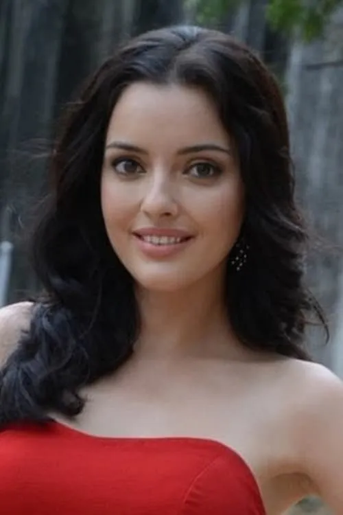 Tanishka Kapoor ha trabajado con Kristina Akheeva en 1 ocasiones