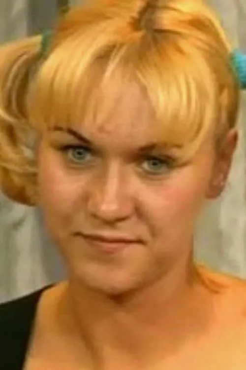 Kristina Klevits interpretando a 