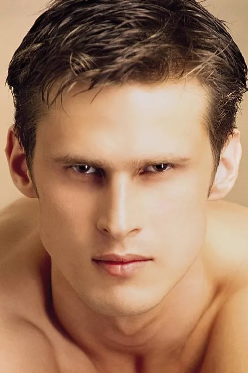 Michael Vineyard ha trabajado con Kristof Junas en 2 ocasiones