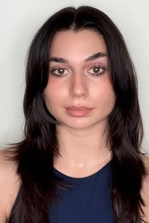 Kylee Michael interpretando a Nelina