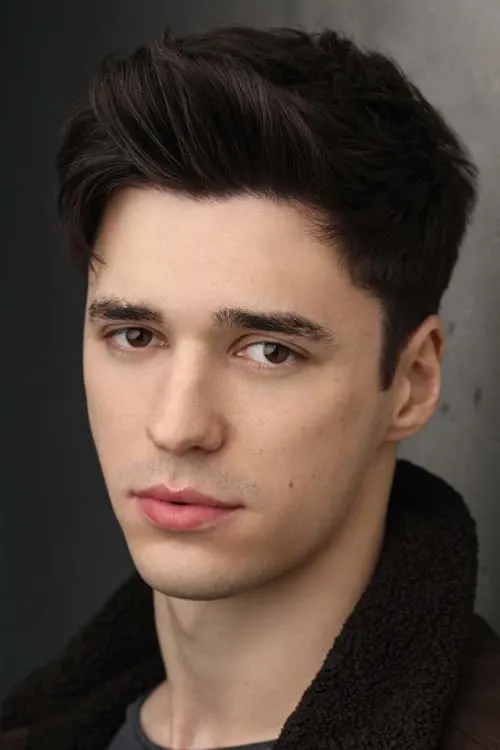 Lachlan Quarmby interpretando a Jake