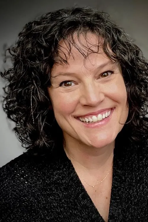 Lacy Camp interpretando a 