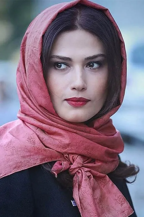 Ladan Mostoufi — personaje: Mahtab Mahtasham