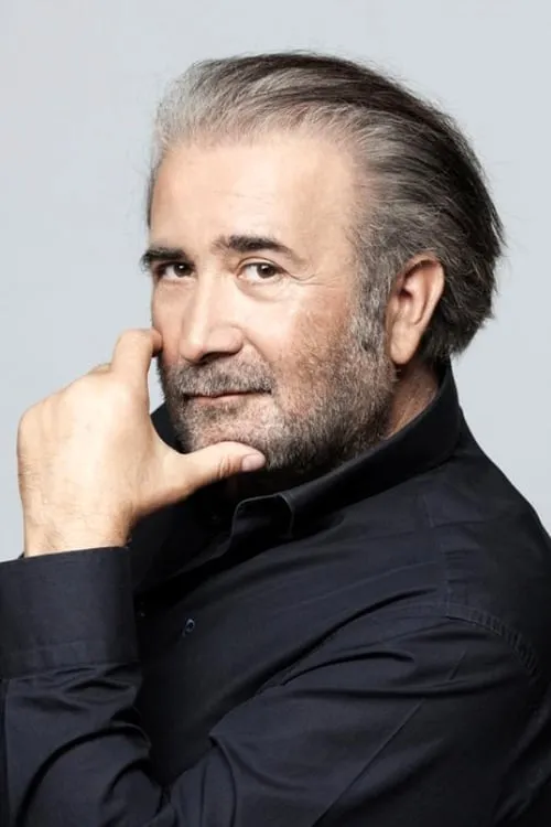 Lakis Lazopoulos interpretando a Nikolos