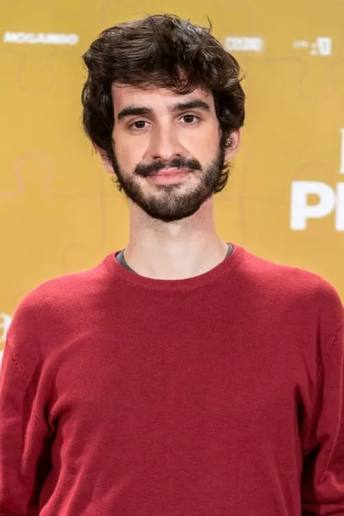 Lalo Tenorio interpretando a Quique