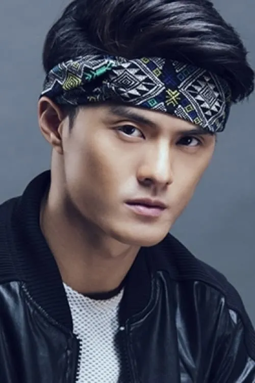 Isaac ha trabajado con Lâm Vinh Hải en 1 ocasiones