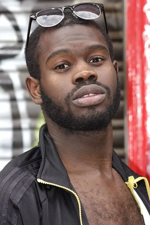 Lamine Thior interpretando a Grinder