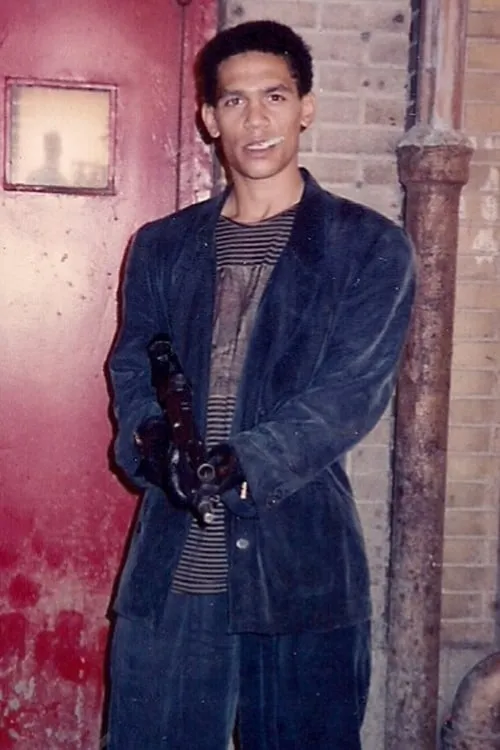 Gregory Perrelli ha trabajado con Lance Guecia en 1 ocasiones