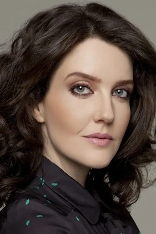 Larissa Maciel interpretando a Maysa