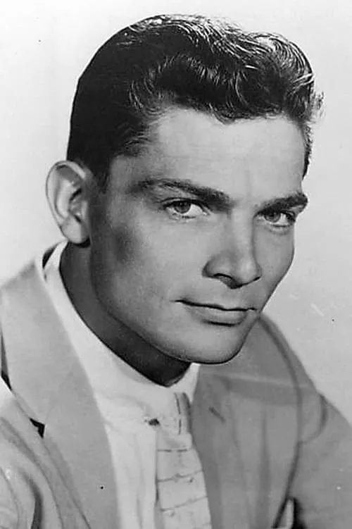 Stacy Keach, Sr. ha trabajado con Larry Pennell en 2 ocasiones