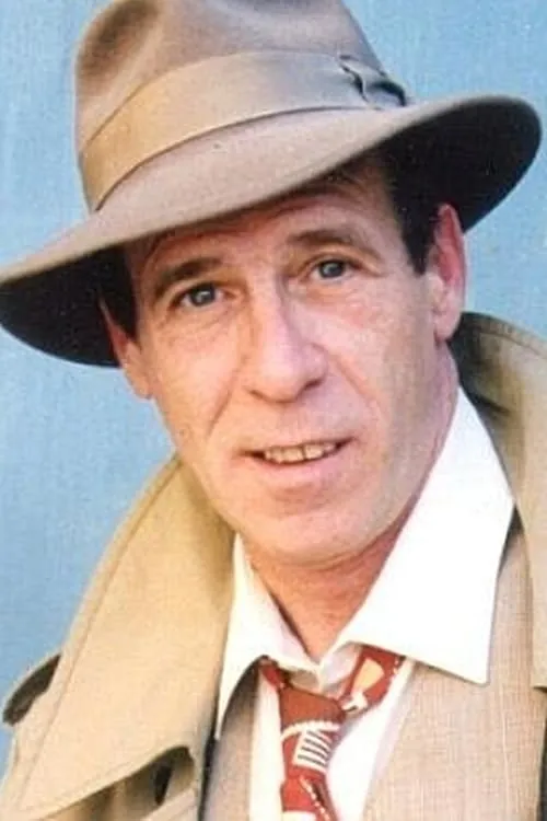 Larry Vigus interpretando a Security Guard