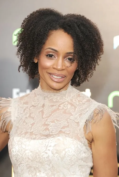 Latarsha Rose — personaje: Dr. Lisa Hudson