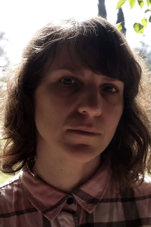 Laura Citarella interpretando a 