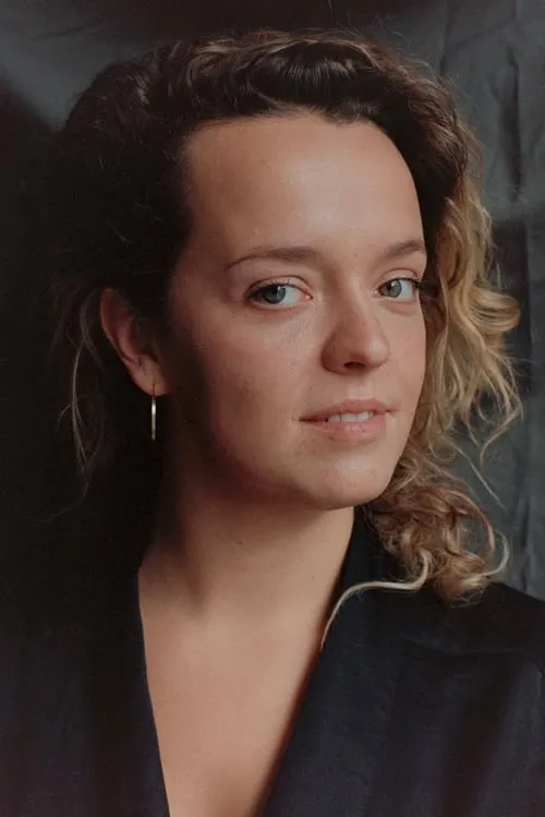 Laura De Geest — personaje: Ama