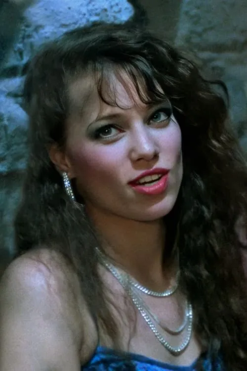 Elizabeth Kent ha trabajado con Laura Kalison en 1 ocasiones